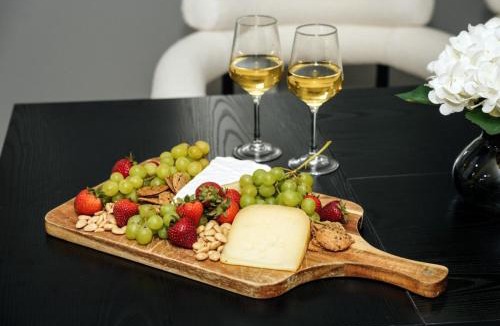 Belmont Cragin Apartment | 2BR Traveler's Favorite Modern and Clean
