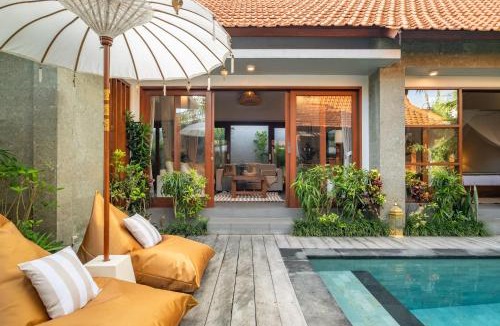 Munggu Villa | 2BR Tropical Pool Villa Near Pererenan Beach