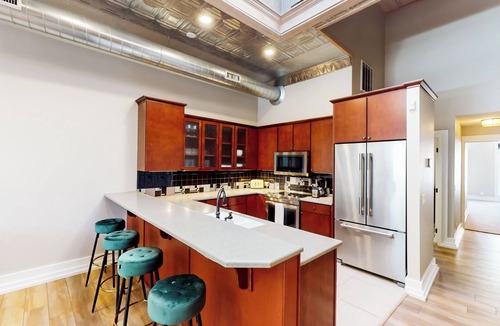 Muncie Apartment | 2BR Updated Dtwn Condo: Streaming, Patio, W & D