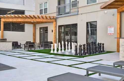 Cityplace Apartment | 2BR Uptown Steps to Katy Trail
