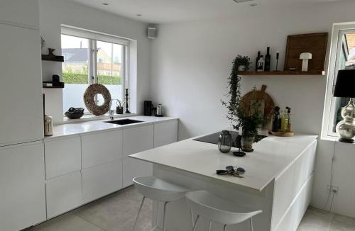 Dragor Villa | 2BR Villa Close to The Ocean And Airport