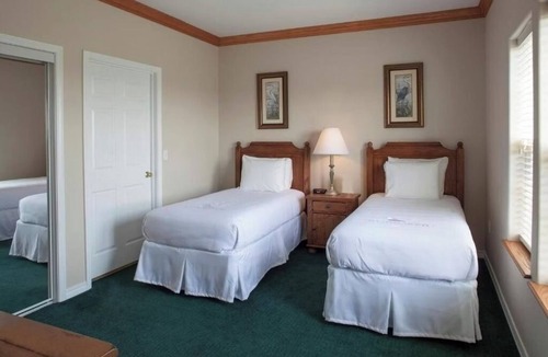 Branson Hotel | 2BR w/Full Kitchen Near Branson Strip – Perfect for Group Getaways | 2 Units