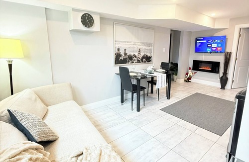Mississauga House | 2BR Walkout Suite | 2 Parking | Pool | Walk to GO