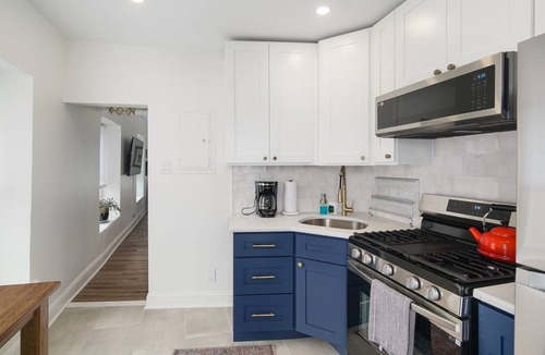 Manayunk Apartment | 2BR with Balcony, Views & Parking