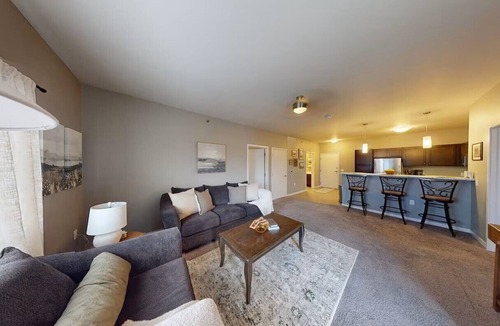 Sioux Falls Apartment | 2BR2B w/Hot Tub, Pool, and Gym