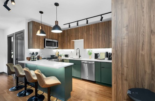 Somerville Apartment | 2BR2Bth 2 Parking Spaces/TD Garden/MIT/Harvard/BOS