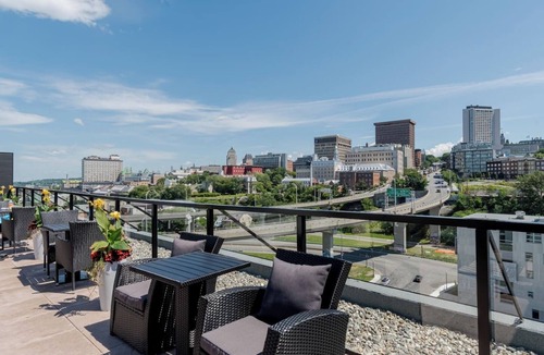 Saint-Roch Apartment | 2CH - 2SDB - 98 Walkscore-AC -rooftop pool- view
