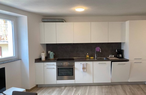 Curio Apartment | 2Curio Court House Charming Lodge