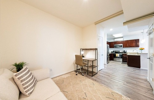 Katy Condo | 2E| Home Away from Home |Urban Living, Suburban Relax