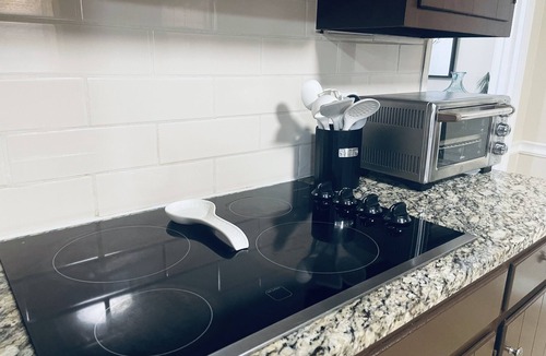 Stone Mountain House | 2king beds, 1 queen, 1 full