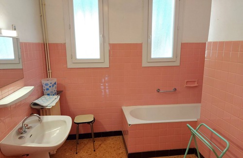 Latour-Bas-Elne Apartment | 2km de mer plage 115m2 jardin 2ch 6pers ok animaux cheques vacances parking wifi