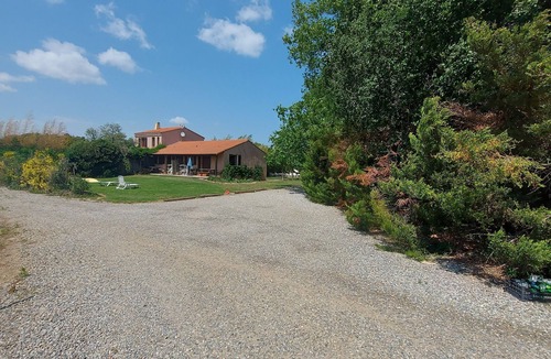 Elne Apartment | 2km mer 2ch trés grand jardin campagne wifi parking 4 pers sur demande animaux