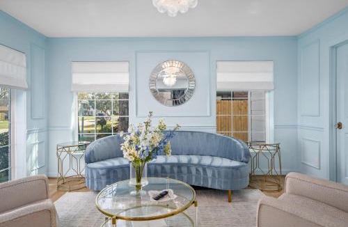 MacGregor House | 2Linkd Suites, 6BR Ensuite, Slps16, Pool&Spa, Gated
