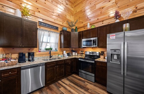 Pigeon Forge Cabin | 2miles Dollywood, Indr Heated Pool, HotTub, Pkyway