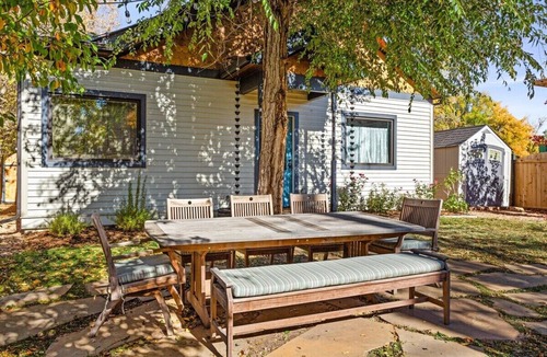 Whittier House | 2min Downtown Pearl St: Hot Tub + Sauna + Cold Plunge, Upscale & Family-Friendly