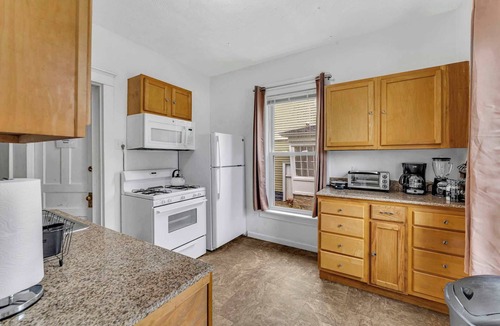 Oneonta Apartment | 2nd Base Apt 1 - All Star Baseball Rentals