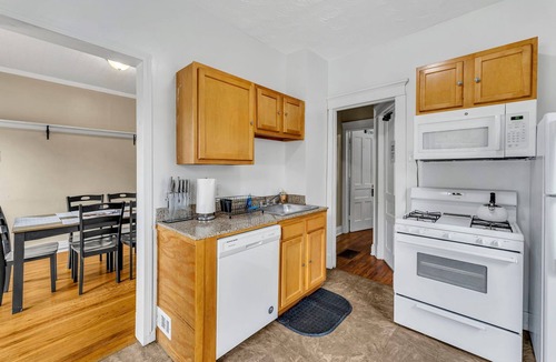 Oneonta Apartment | 2nd Base Apt 1 - All Star Baseball Rentals