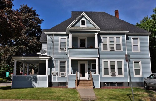 Oneonta Apartment | 2nd Base Apt 1 - All Star Baseball Rentals