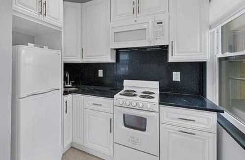 Central Sarasota Apartment | 2nd floor Apt C. 1 mile from waterfront and downtown. Just 2 miles from beach!