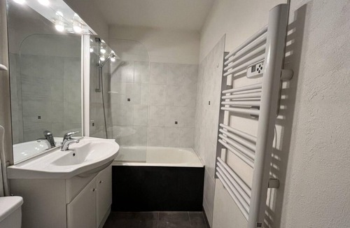 Val Cenis Apartment | 2nd floor, balcony, tv, ski locker, 24m², Val Cenis