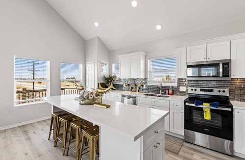 Gilchrist House | 2nd Row at Crystal Beach