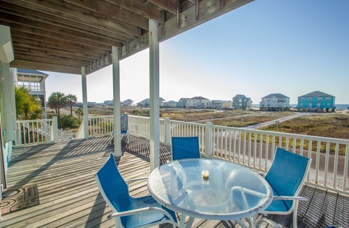 Morgantown House | 2nd tier w/ VIEWS & POOL Access! 4BR Sleeps 10