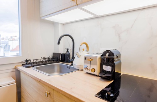 Chaillot Apartment | 2P studio on the rooftops of Paris