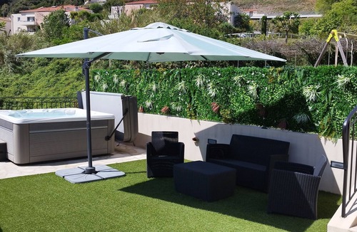 Montaleigne Apartment | 2p with private jacuzzi in lower villa surrounded by greenery, near Nice