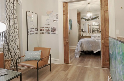 Woodbury Apartment | 2RetroChic★Parking★950Mb★20min PHL