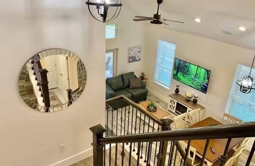 Cross Mountain House | #2Townhome,SECLUDED,3bedrooms,close La Cantera,Rim,SixFlags,Seaworld,Riverwalk.