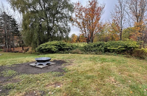 Belmont House | 3,000 Sq Ft Historic Colonial Minutes from Okemo with Direct VAST Access