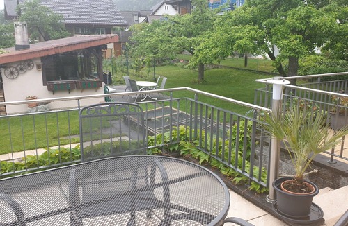 Unterseen Apartment | 3 1/2-apartment on the first floor, ideal for couples/families/very quiet!