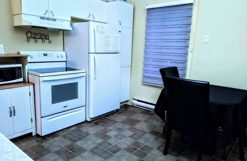 Pointe-aux-Trembles Apartment | 3 1/2, Est de Montréal, Situé sur une rue Tranquille