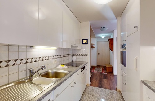 Samedan Apartment | 3 ½-room apartment with about 80 m2 on the ground floor with elevator.