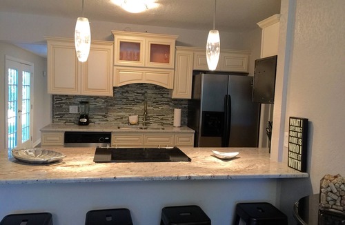 Uptown House | 3/1 + Office/Lg Yard, Short Term Leases
