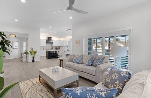 Bonita House | 3/2 Courtyard Villa w/Pool Village of Bonita