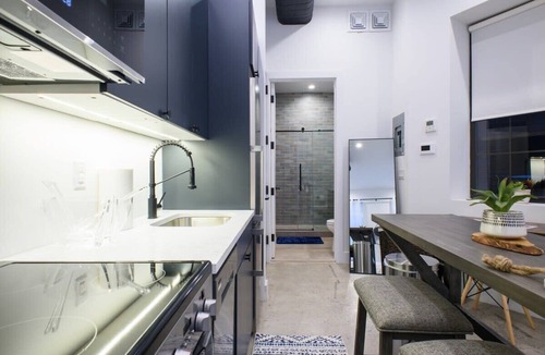 Ukrainian Village Apartment | 3-2 Prime East Village Private outdoor!