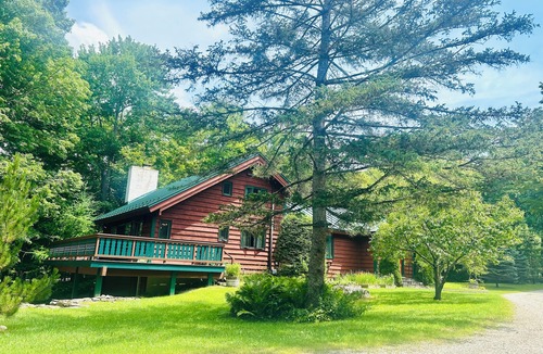 Manchester Center Ski Chalet | 3/3 Chalet on 1 Acre - Manchester/Stratton/VSF