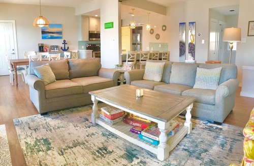 Horseshoe Bay House | 3/3 | Lakefront | Boatslip | King | Fast WiFi | Kayaks
