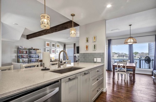 Horseshoe Bay House | 3/3 | Lakefront | Boatslip | King | Fast WiFi | Kayaks