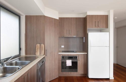 San Remo Apartment | 3@35 Phillip Island Rd - Central location