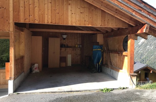 Monstein Apartment | 3.5 room maisonette apartment with fantastic mountain views
