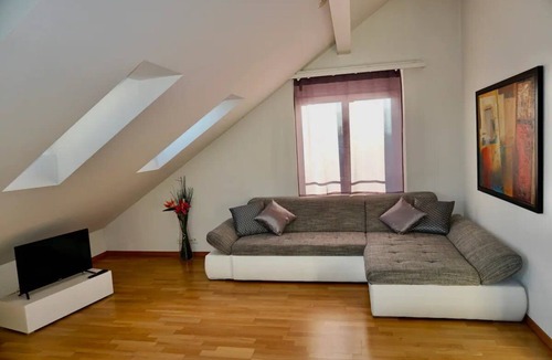 Wallisellen Apartment | 3.5-Room Sunrise Terrace Haven (FR-32)