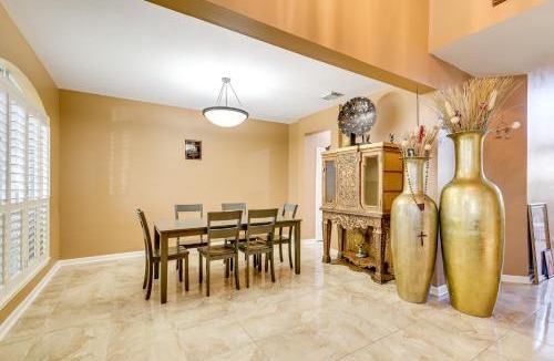 Sugar Land House | 3,500-Sq-Ft Retreat w/Private Yard in Sugar Land!