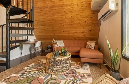 Makanda House | 3 A-Frame Cabins w Hot Tubs Near Wine Trail