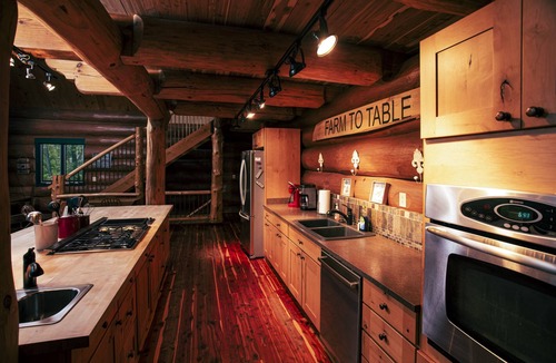 Brownsburg Cabin | 3 acre Lake, Farm Animals Petting Zoo, Horses and Horseback Riding, Room to roam