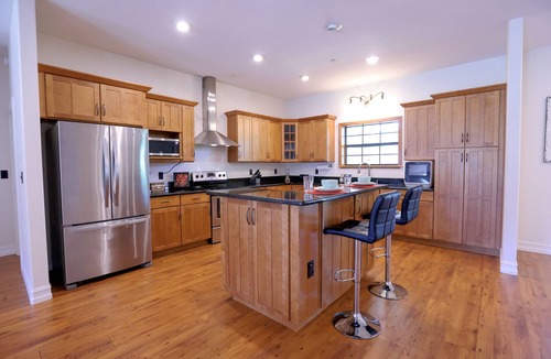 Clermont House | 3 Acre Modern Country Farm Stay | 30 Min to Disney