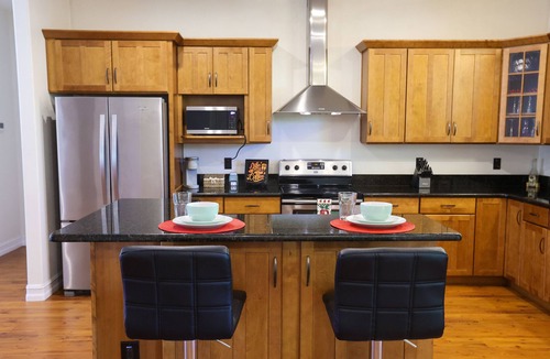Clermont House | 3 Acre Modern Country Farm Stay | 30 Min to Disney