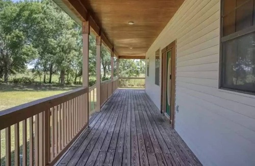 Clermont House | 3 Acre Modern Country Farm Stay | 30 Min to Disney