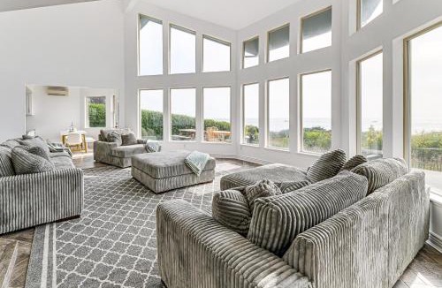 Brookings House | 3-Acre Property: Beachfront Home in Smith River!